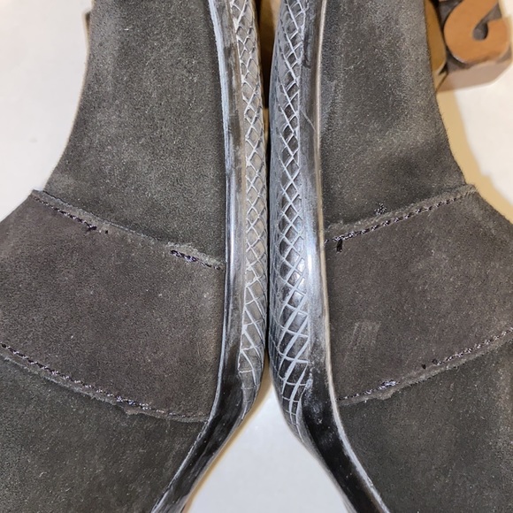 🇨🇦La CANADIENNE Montreal Waterproof ‘Shootie’ Bootie Heels in Black Suede - Picture 12 of 12